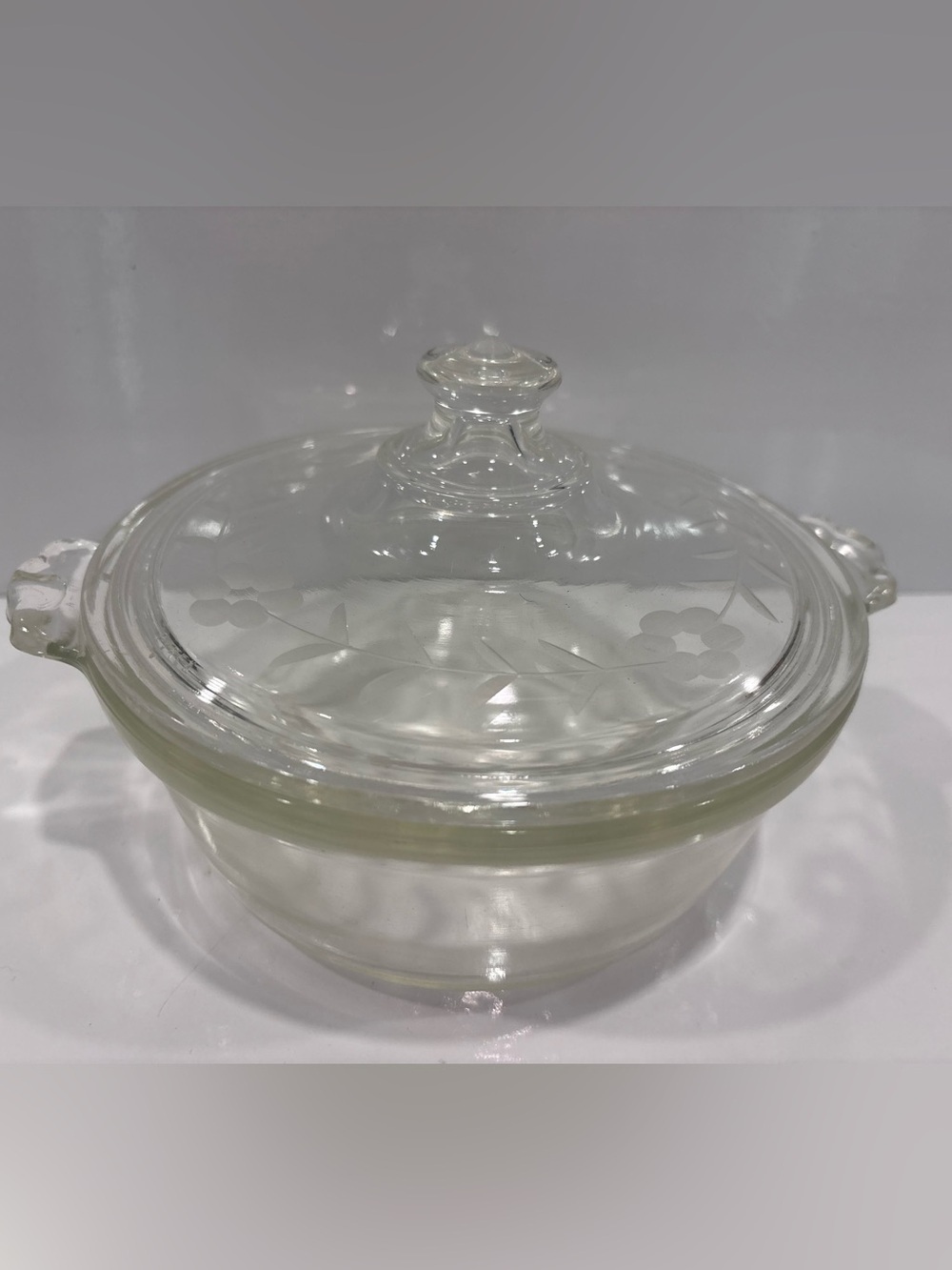 Vintage Pyrex clear glass covered casserole w etched floral lid- round